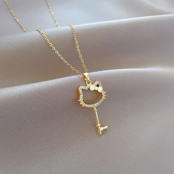 14k gold hello kitty key diamond necklace - Picture 2 of 6